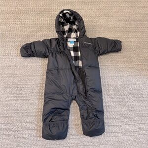 Columbia Size 6-12 months black Snuggly Bunny II bunting snowsuit